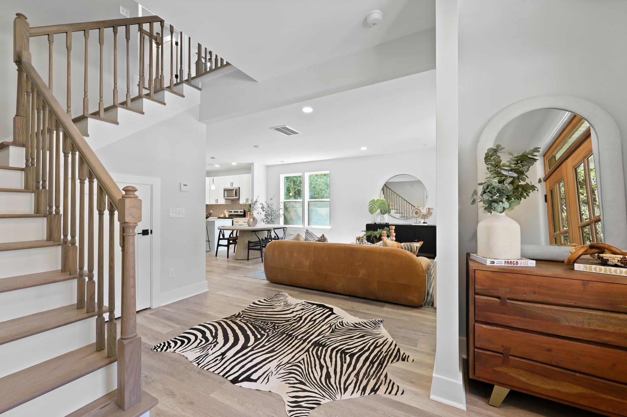 5806 Beverly Drive interior